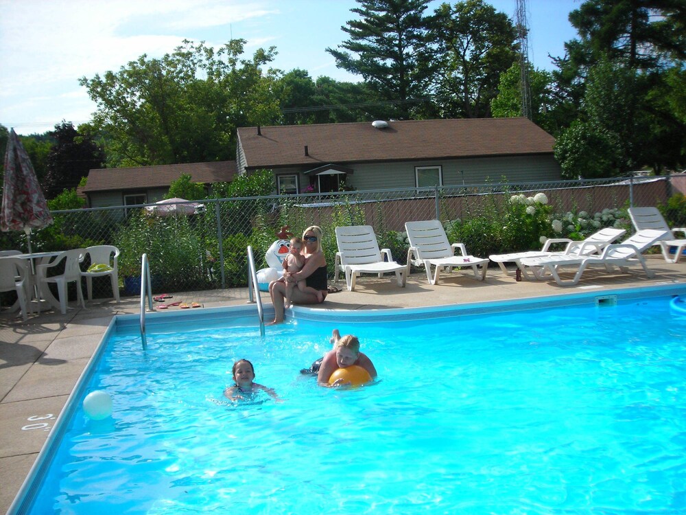 Deer Trail Motel - photo 17