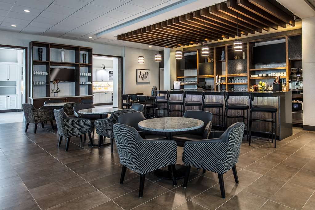 Hyatt Place Delano - photo 11