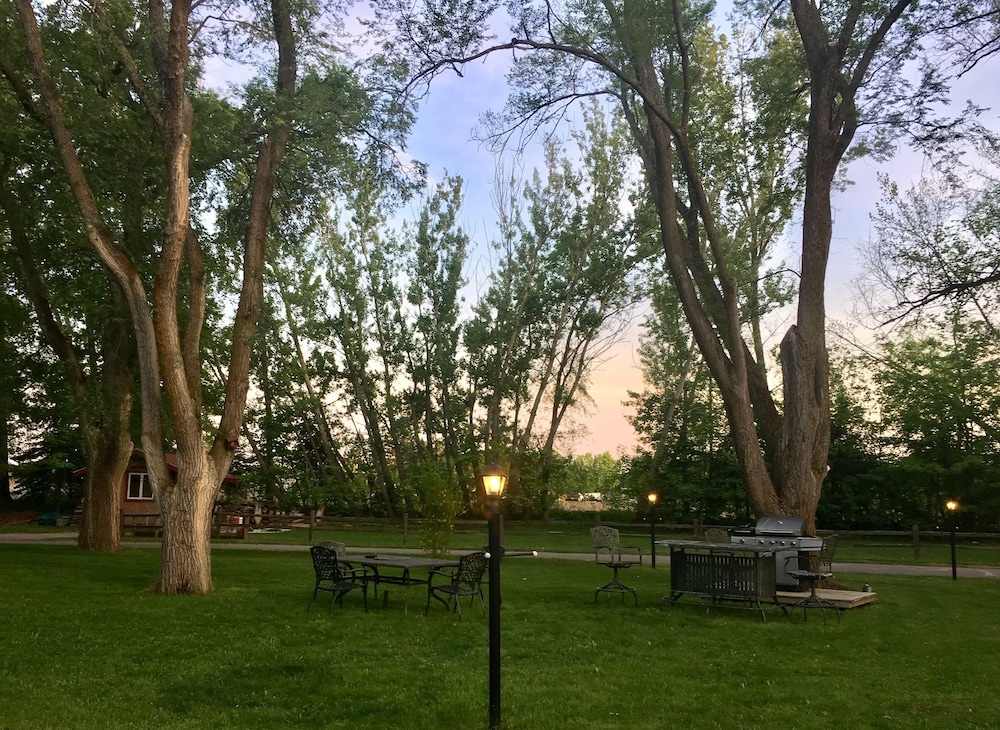 Elk Rapids Lakeshore Inn - photo 34