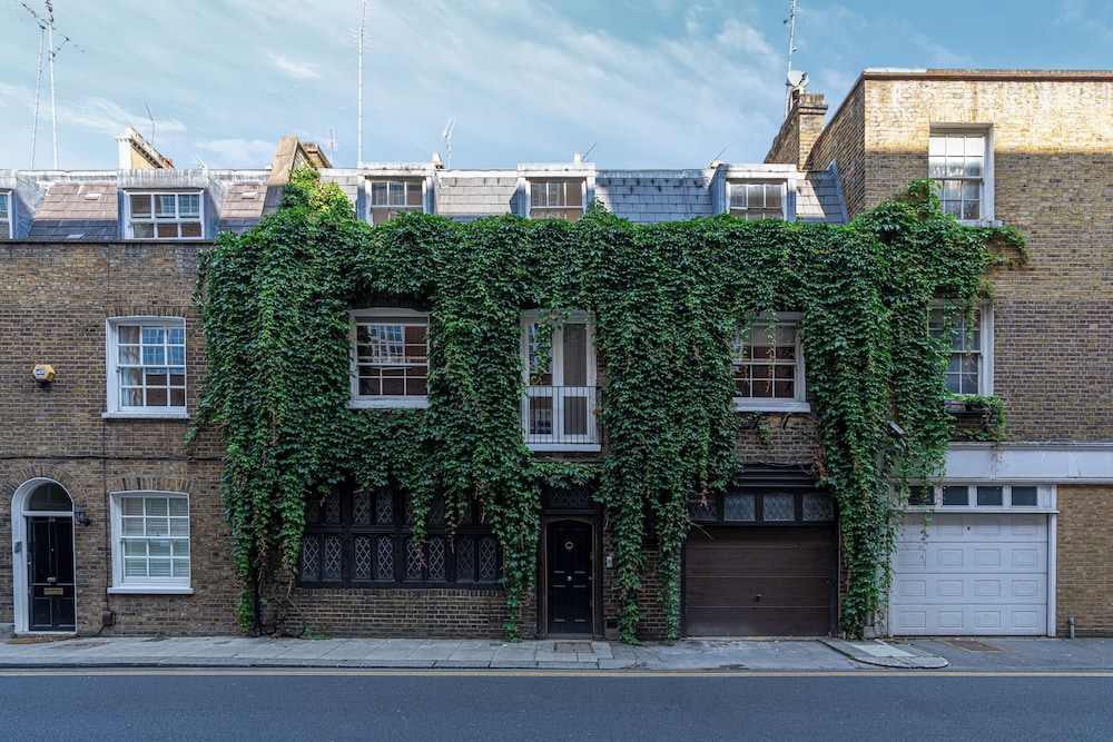 JOIVY Charming House in Kensington — 4-Star Luxury Hotel in London, United Kingdom