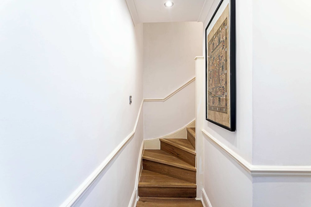 Bright Home Near Little Venice — 4-Star Luxury Hotel in London, United Kingdom