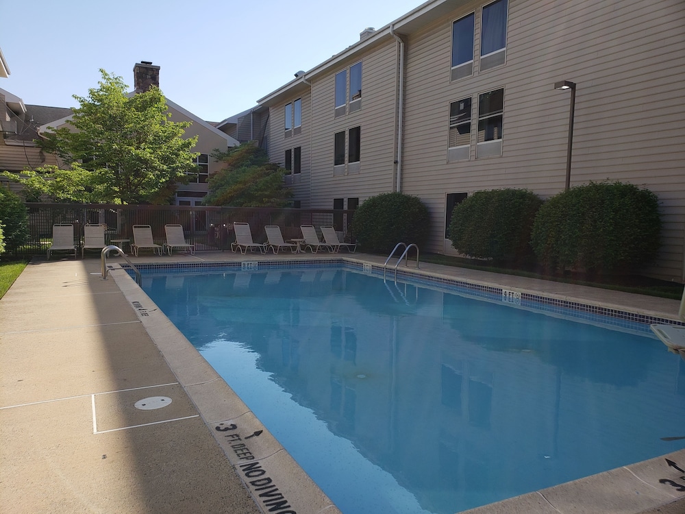 Hampton Inn & Suites Newtown - photo 122