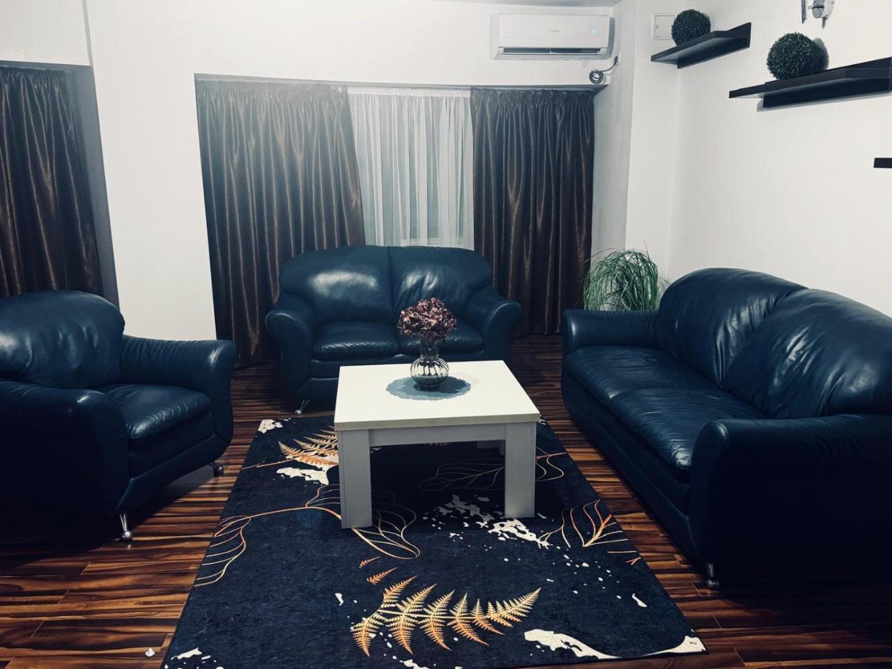 3 Rooms Unirii Square Alba Iulia 75 — Bucharest — photo 4