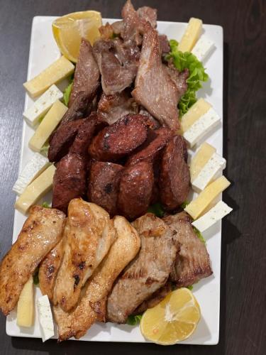 Lugina e Komanit in Unknown City, Albania