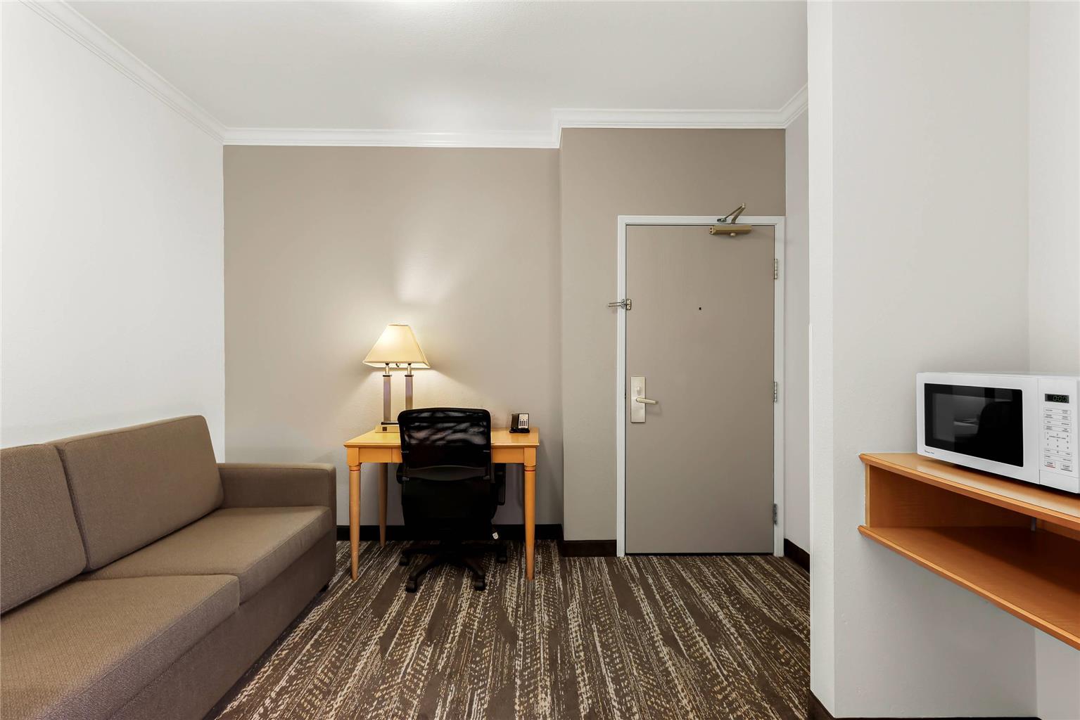 Clarion Suites Anchorage Downtown - photo 16