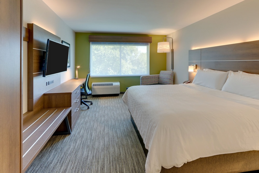 Holiday Inn Express & Suites Roanoke Civic Center by IHG - photo 26