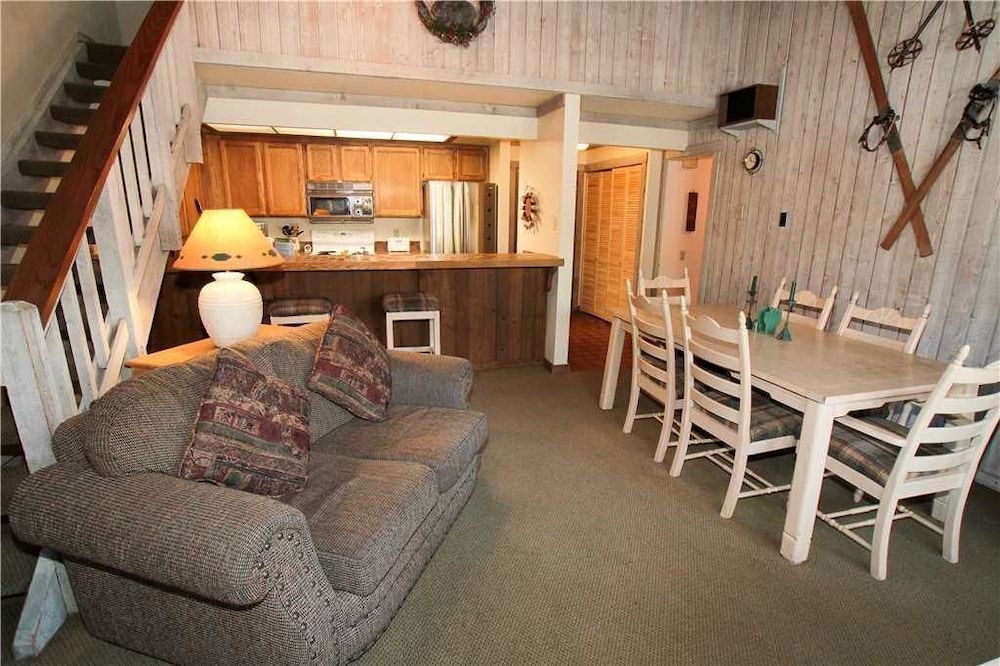 Mountainback #12 Loft in Mammoth Lakes, United States