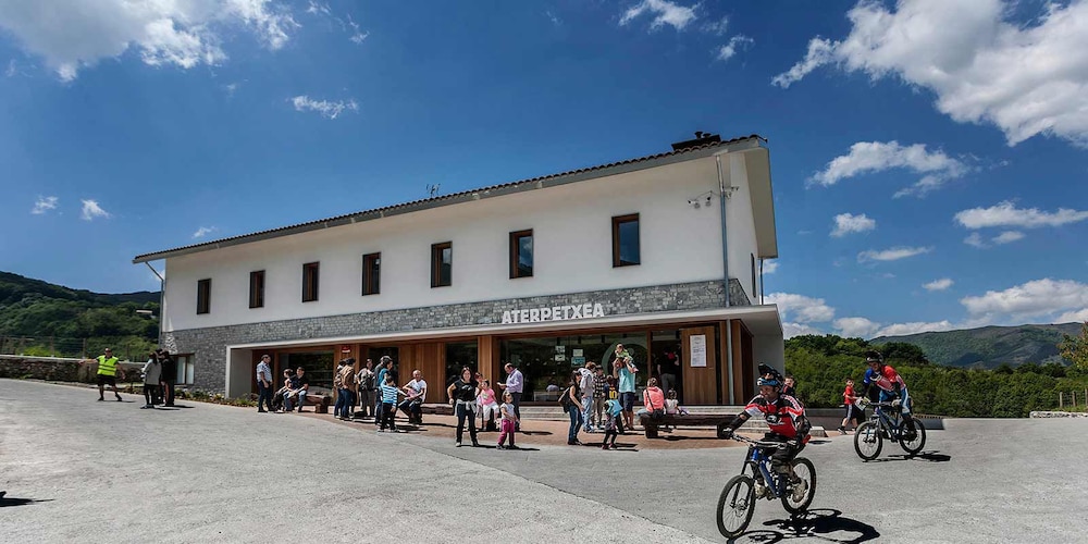 Non Stop Inn — Igantzi