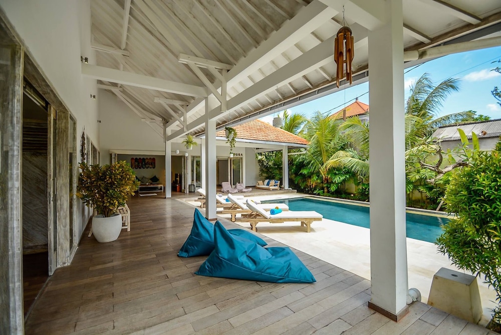 Sasha Villa — 4-Star Luxury Hotel in Jimbaran, Indonesia