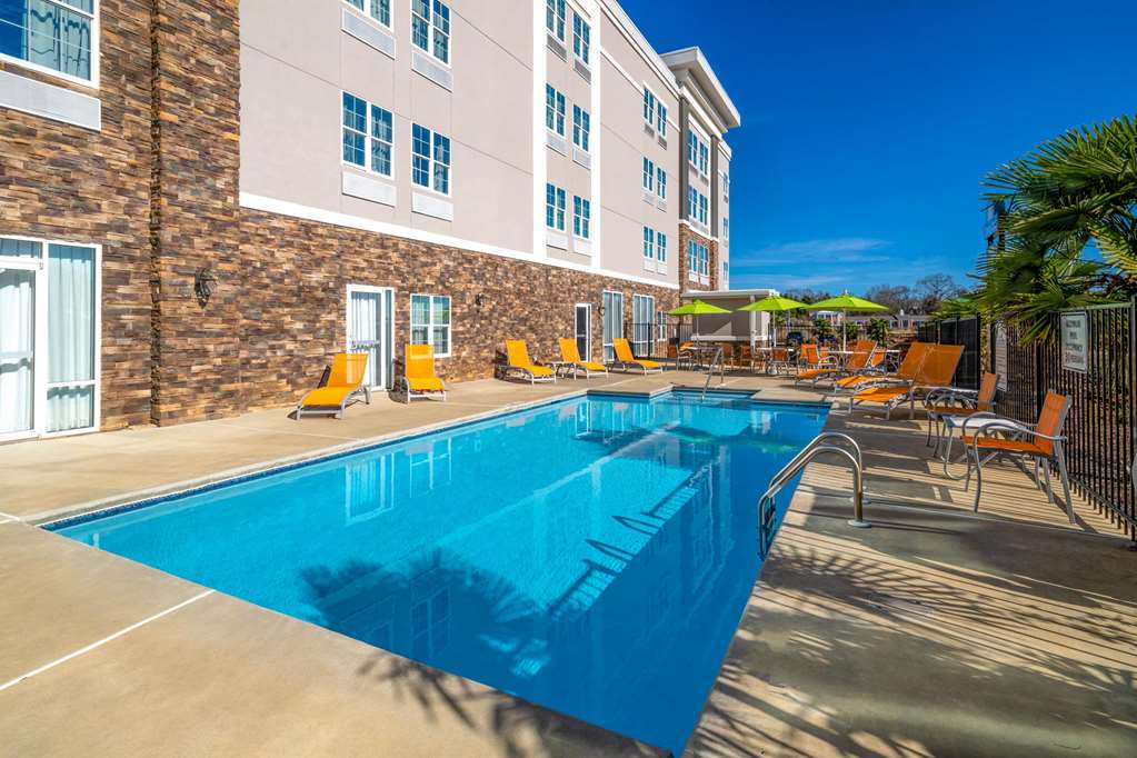 La Quinta Inn & Suites by Wyndham Forsyth - photo 9