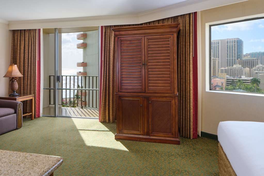 Outrigger Waikiki Beach Resort - photo 62
