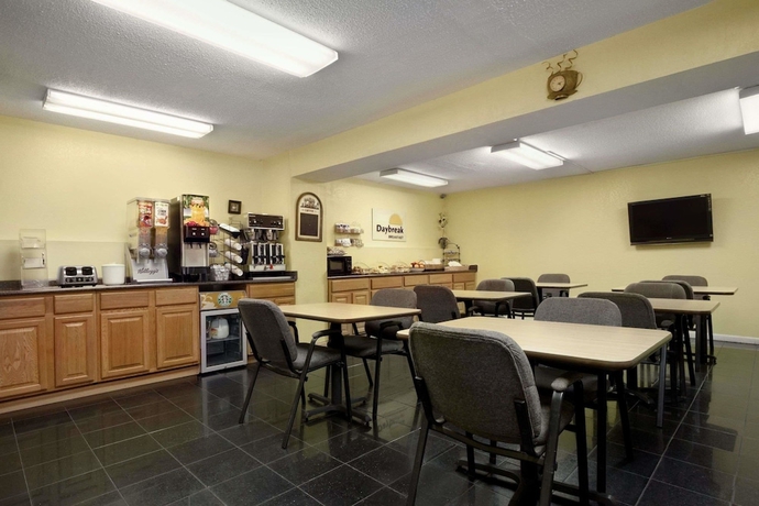 Days Inn by Wyndham Port Royal Near Parris Island - featured photo