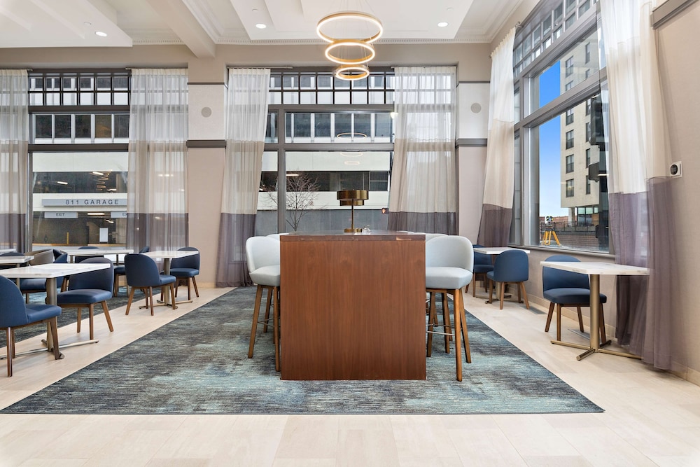 Hampton Inn Kansas City Downtown Financial District - photo 32