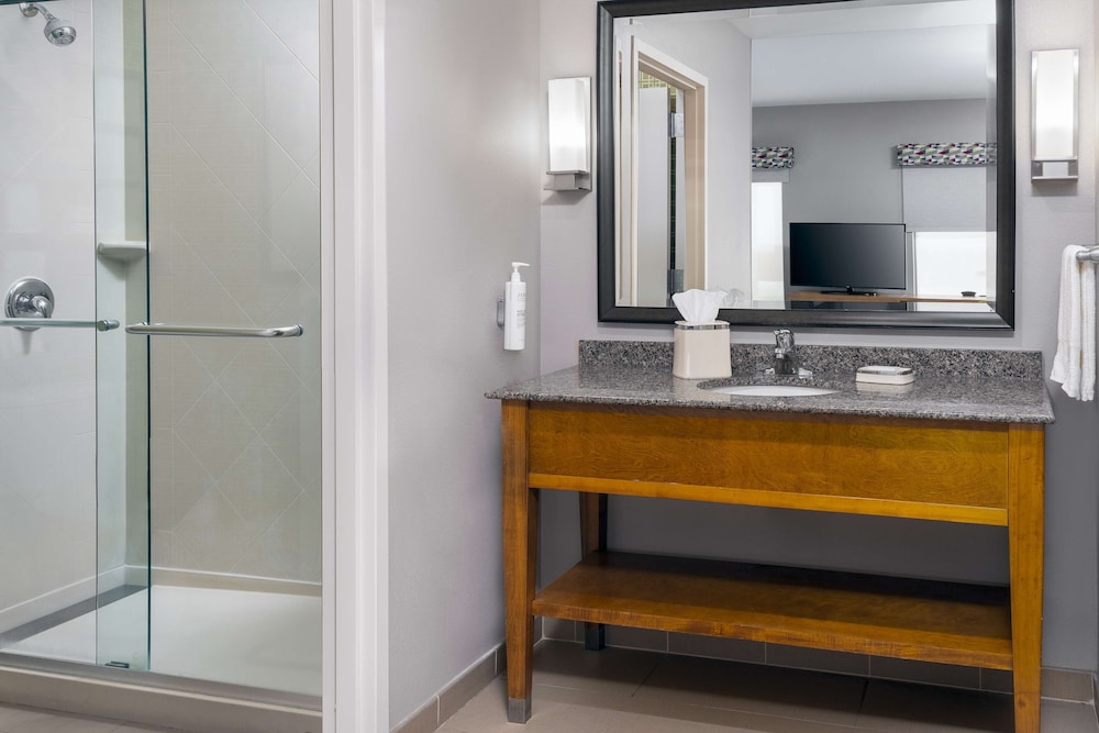 Hampton Inn & Suites Clayton St. Louis Galleria Area - photo 20