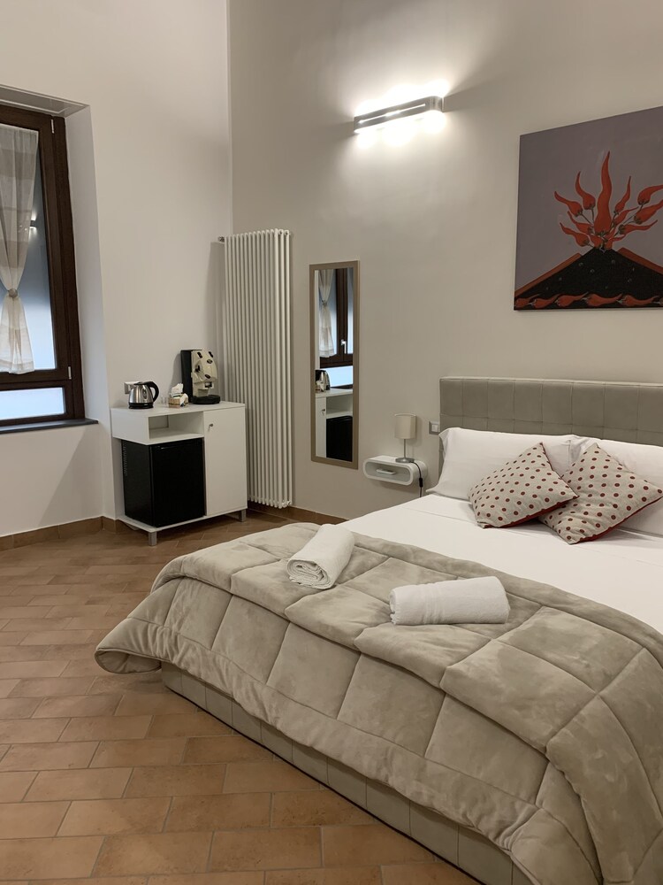 Nardones Suite — 4-Star Luxury Hotel in Naples, Italy