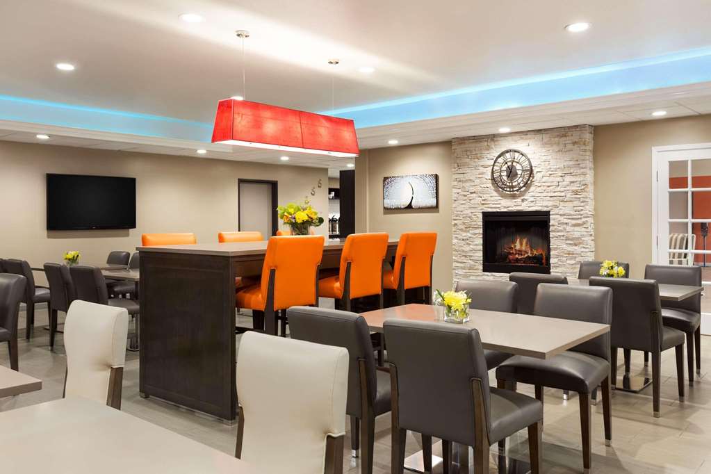 Country Inn & Suites by Radisson San Antonio Lackland AFB SeaWorld Area - photo 10