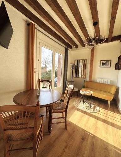 Studio Vigneron 3min du Zoo in Saint-Aignan, France