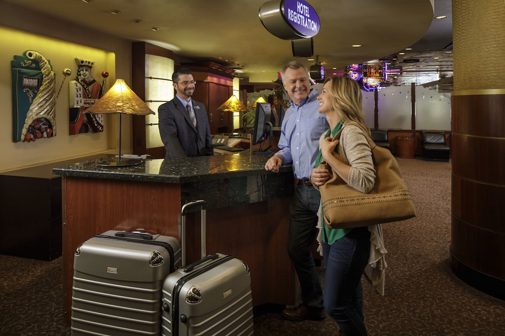 Harrah's Casino Hotel Reno - photo 3