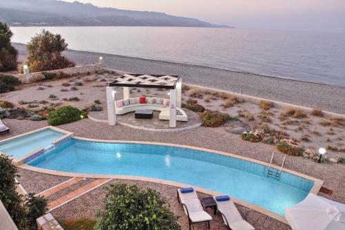 Beachfront Villa Aqua Marine with Private Pool Ping Pong & Bbq — 4-Star Luxury Hotel in Kolympari, Greece