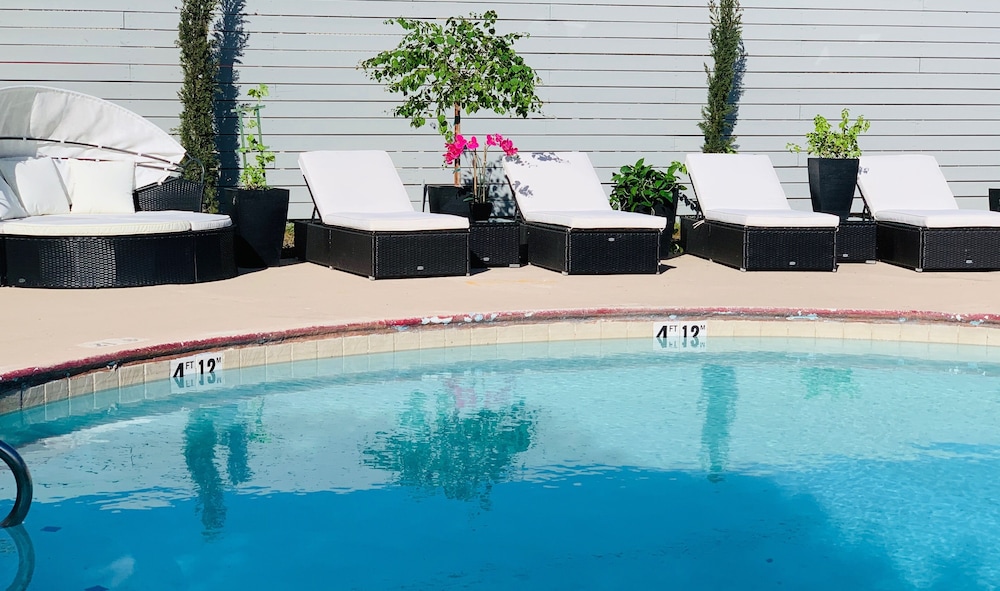 Stratus Suites Boutique Hotel - photo 14