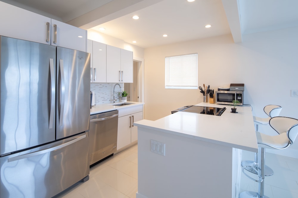 Pompano Suites by the Beach - photo 32