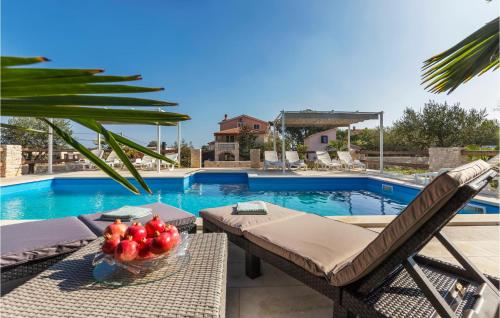 1 Bedroom Cozy Apartment In Liznjan — 4-Star Luxury Hotel in Liznjan, Croatia