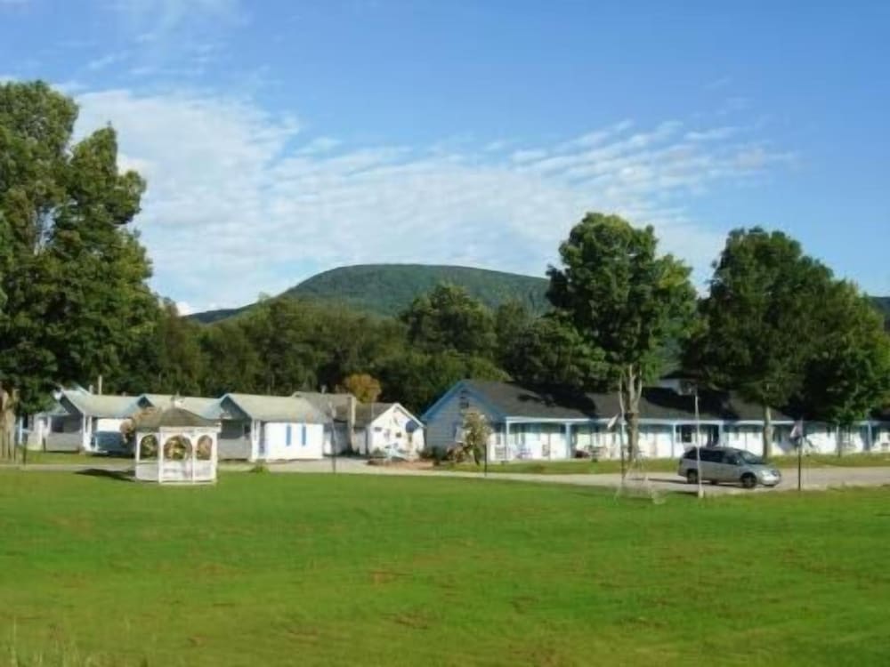 West Road Motel - photo 9
