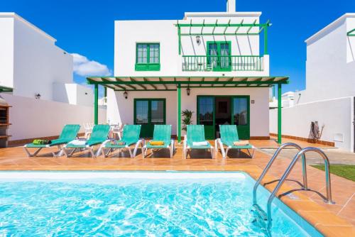 Villa Costa Papagayo 5 — 4-Star Luxury Hotel in Playa Blanca, Spain