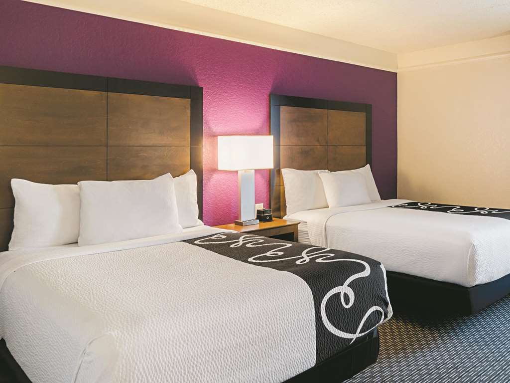 La Quinta Inn & Suites by Wyndham Denver Airport DIA - photo 20