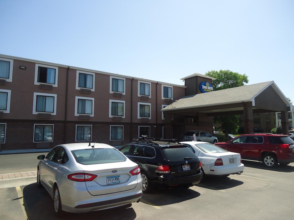 Town House Extended Stay Hotel Downtown - photo 40