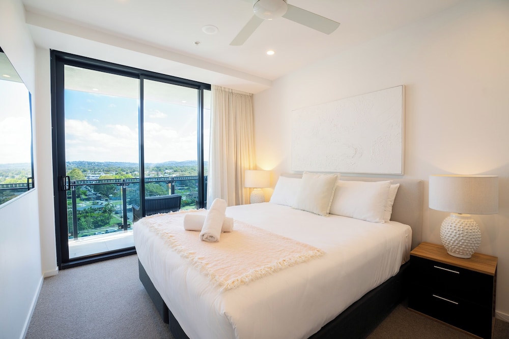 Iconic Kirra Beach Resort - carbon neutral hotel in Coolangatta