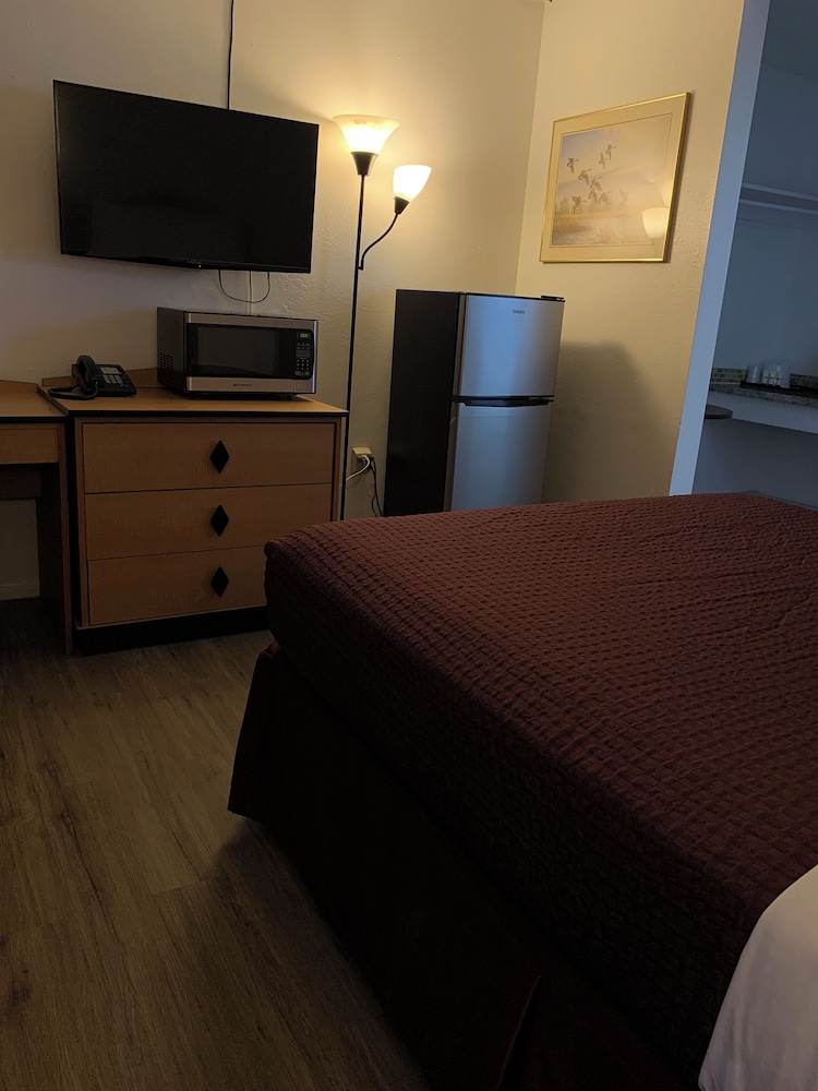 Motel 8 Willcox - photo 17