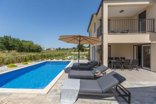 Villa Lanterna 1 by SeeAdria Agency — 4-Star Luxury Hotel in Tar, Croatia