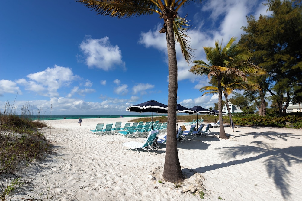 Cedar Cove Resort and Cottages - carbon neutral hotel in Holmes Beach