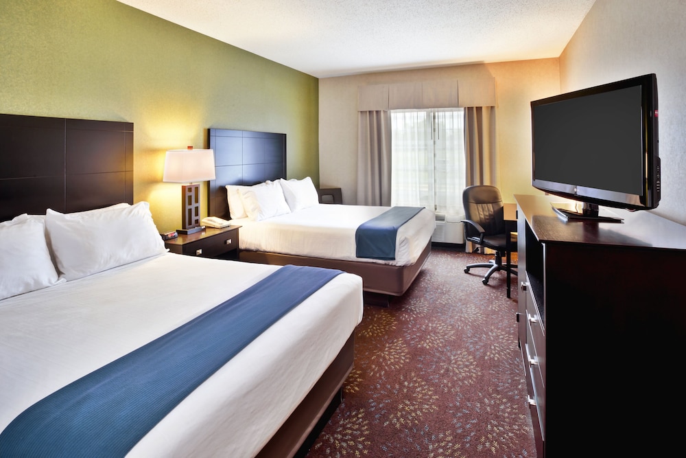 Holiday Inn Express Hotel & Suites Woodhaven by IHG - photo 26
