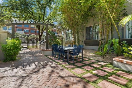 Luxury Vacation Rentals by Meridian CondoResorts — 4-Star Luxury Hotel in Scottsdale, United States