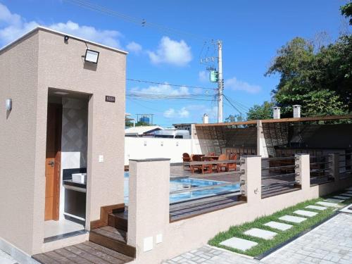 Cond. com 2 piscinas e 4 churrasqueiras e duplex 2 suítes - last minute hotel in Porto Seguro