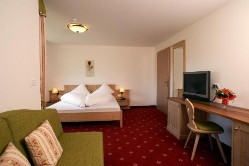 Hotel Weiss in Parcines, Italy