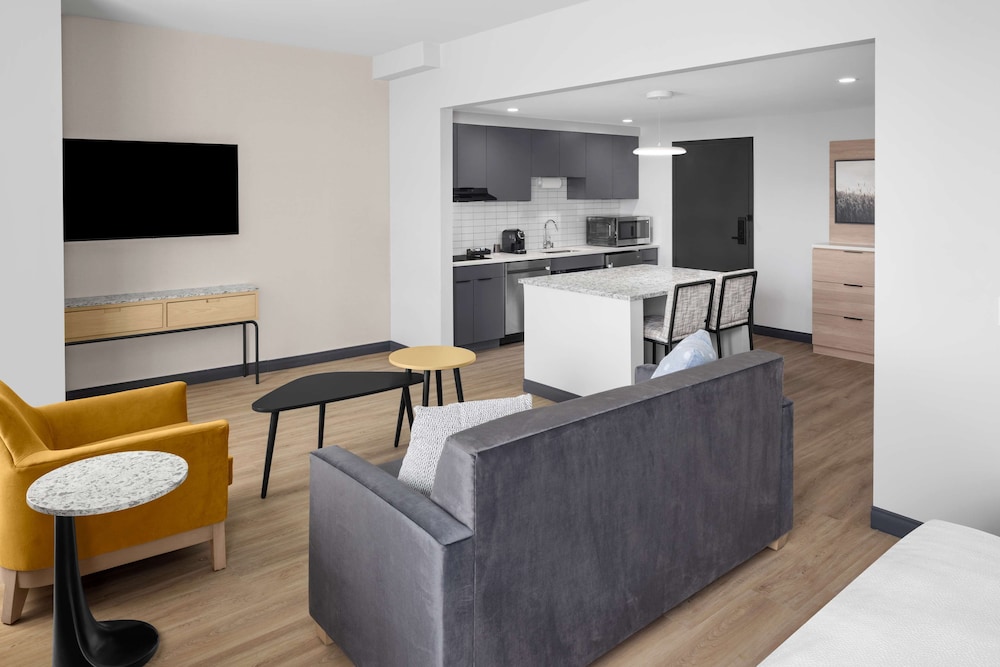 Homewood Suites By Hilton Grand Prairie At Epiccentral - photo 18
