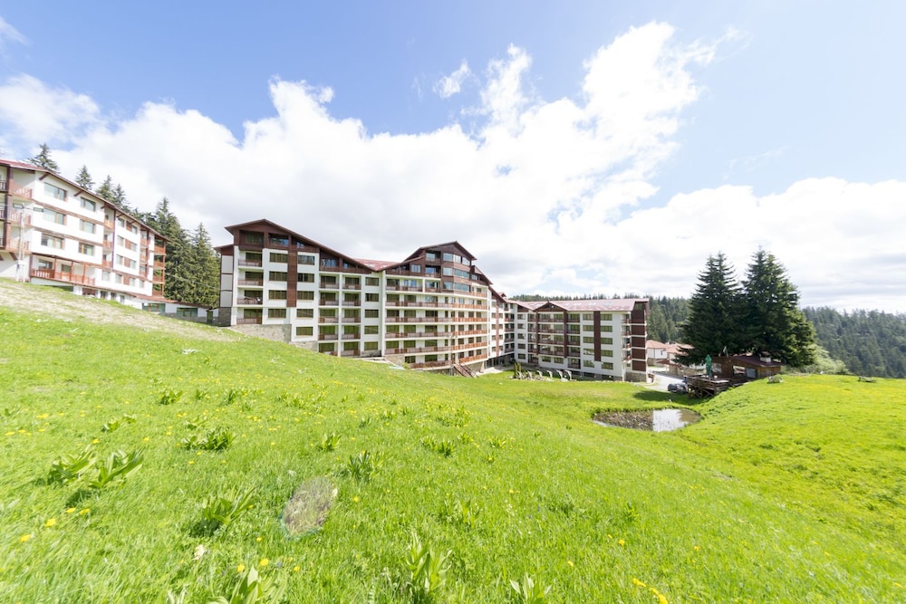Forest Nook - carbon neutral hotel in Smolyan