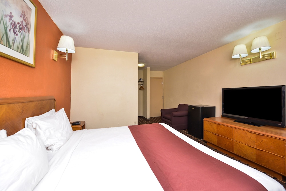 Red Carpet Inn Newark Irvington NJ - photo 8