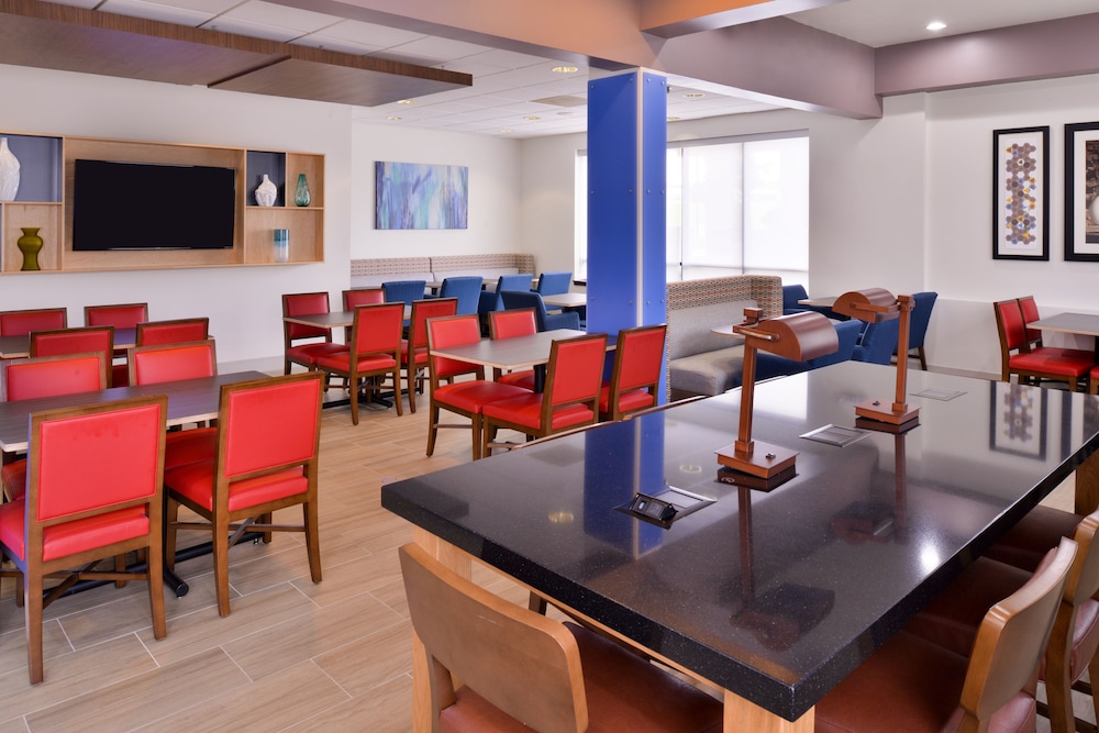 Holiday Inn Express Burlington by IHG - photo 46