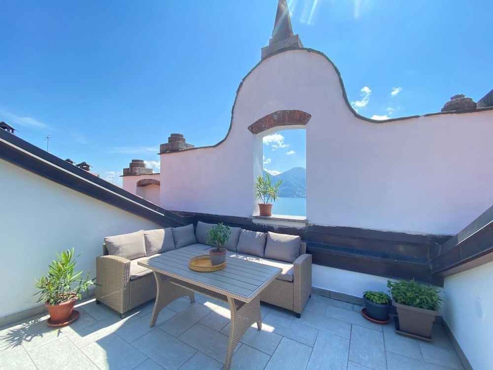 La finestra sul lago — 4-Star Luxury Hotel in Verbania, Italy