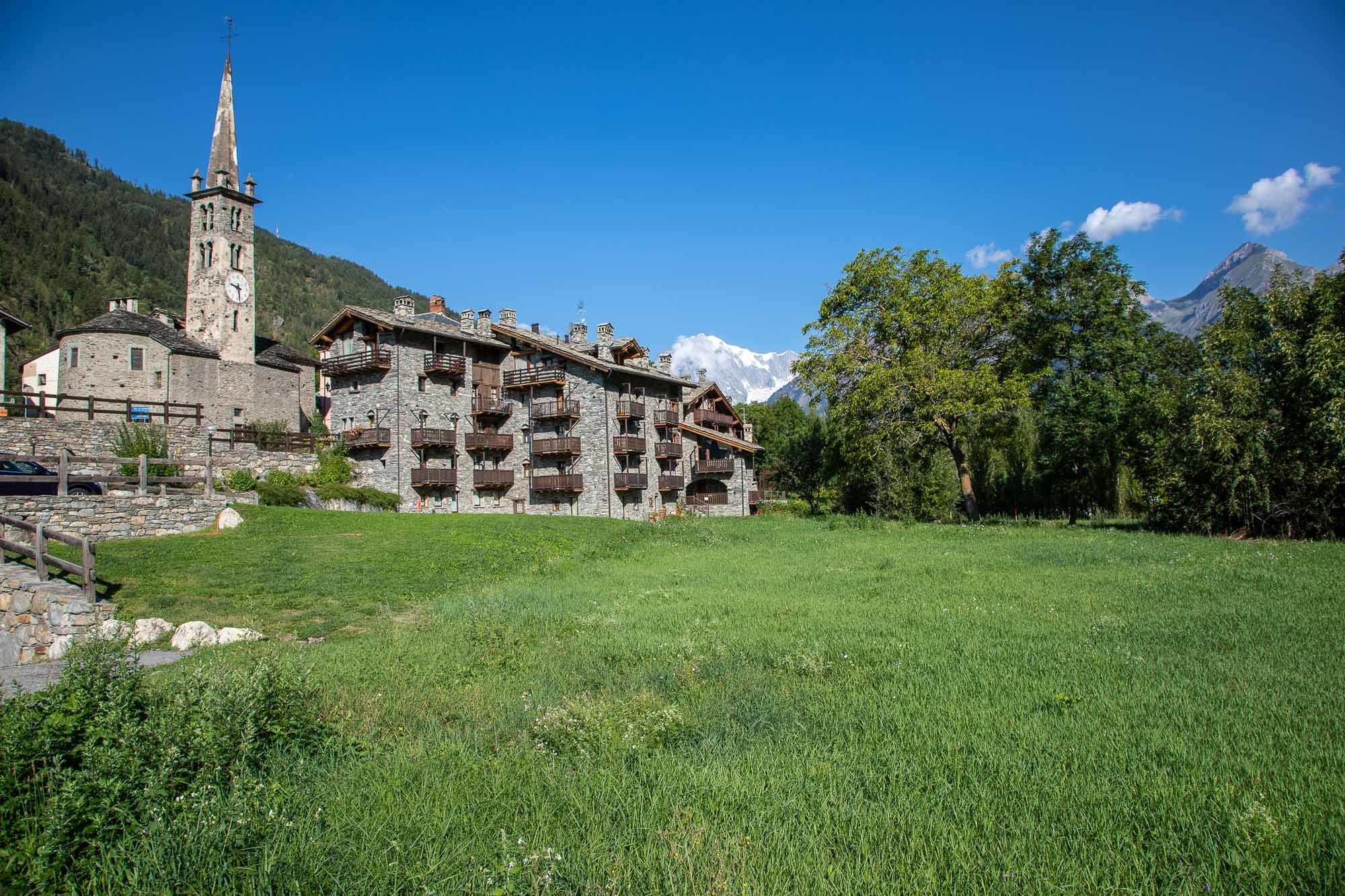 Derby Village Apart Hotel — 4-Star Luxury Hotel in La Salle, Italy