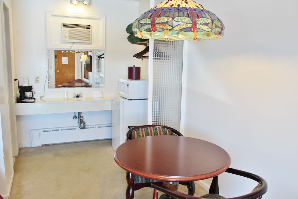 Sara Placid Inn & Suites - photo 55
