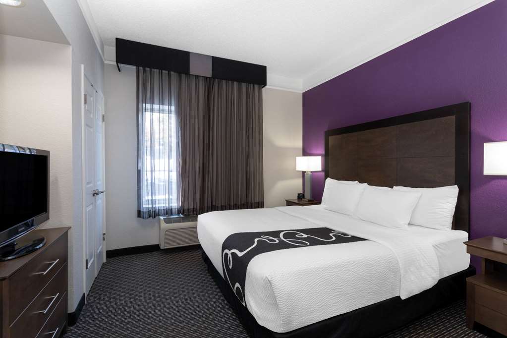 La Quinta Inn & Suites by Wyndham Denver Boulder Louisville - photo 22