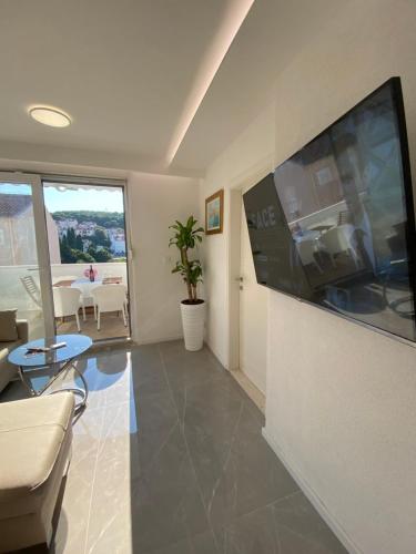 White Sapphire Apartment