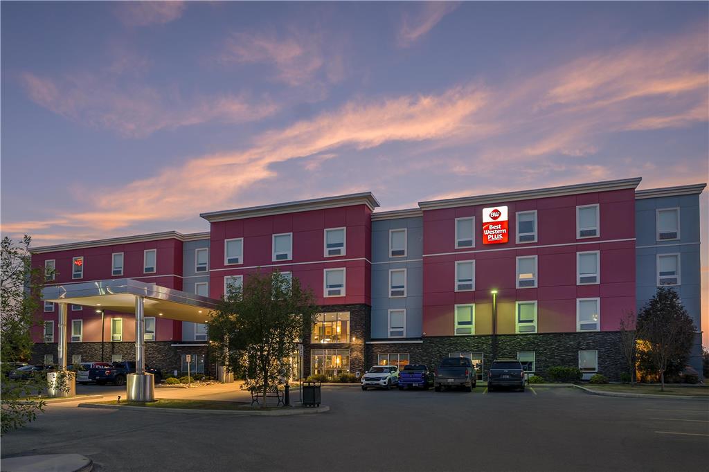 Best Western Plus Airport Inn & Suites in Saskatoon, Canada