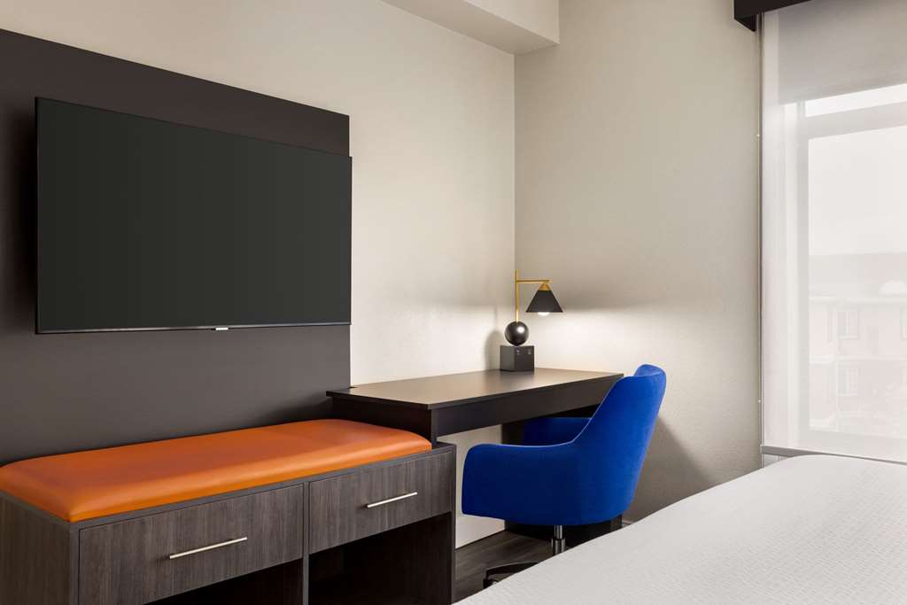 La Quinta Inn & Suites by Wyndham Mt. Laurel Philadelphia - photo 30