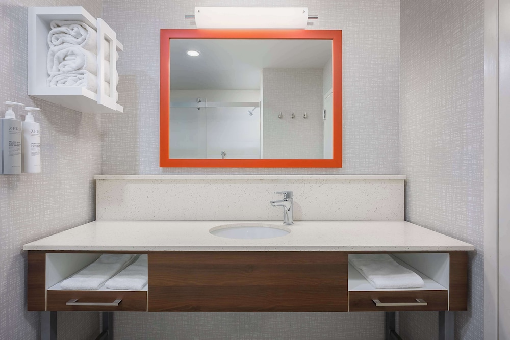 Hampton Inn & Suites Birmingham Pelham - photo 20